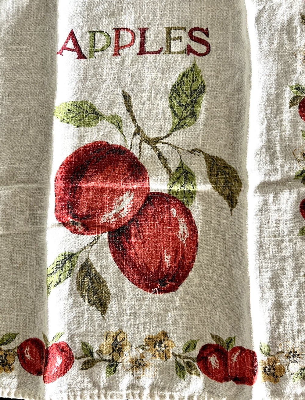 Vintage Irish Linen APPLES Tea Towel Farm Red Fruit Floral 26" x 15"